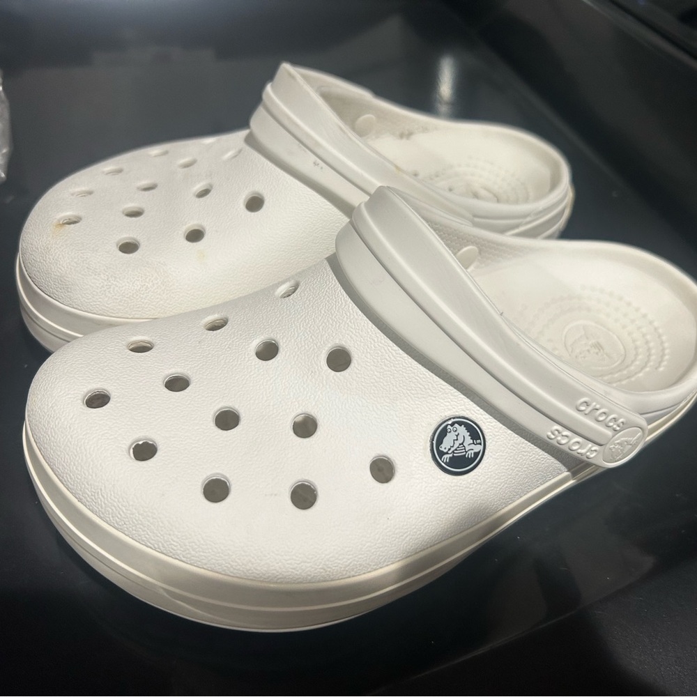 Classic Crocs - White, M4 or W6